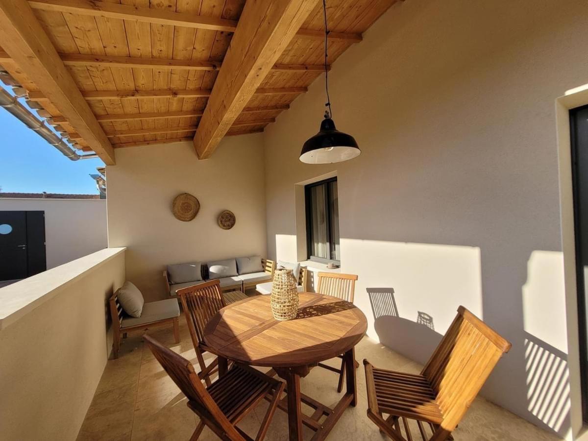 Ferienwohnung Les Logis De Cocagne Saint-Rémy-de-Provence Exterior foto